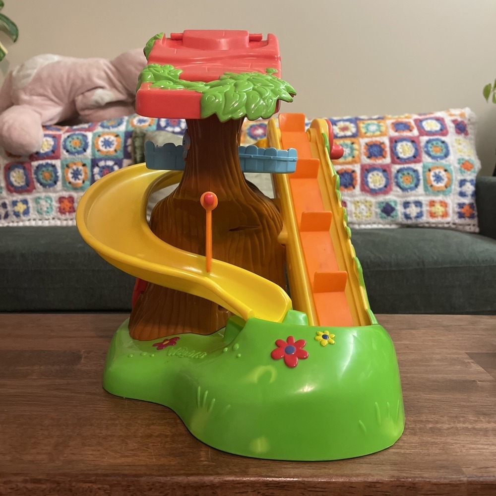 2004 Playskool- Weeble Wobbles Tree House Merry Go Round 4 WEEBLES - Picture 7 of 7